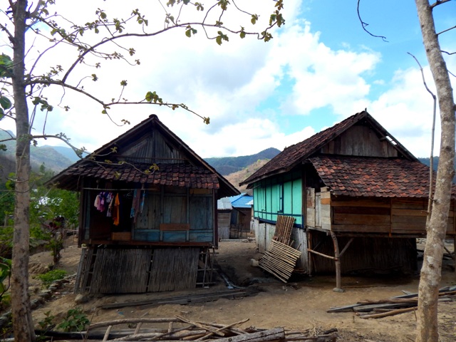 Rumah-rumah di Desa Campa